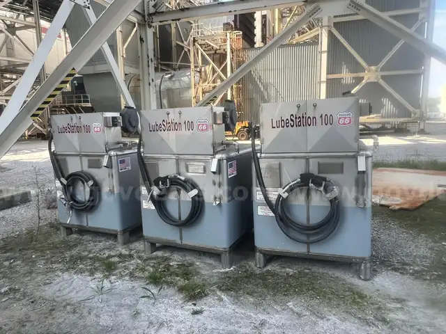OIL DISPENSERS (3 EA)