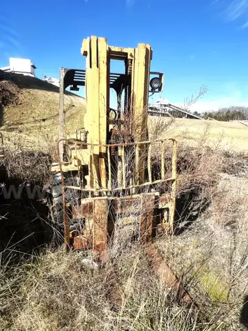 CATERPILLAR FORKLIFTS (2 EA)