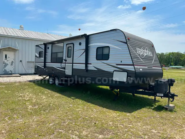 2018 Pioneer Camper, 30Ft., Used