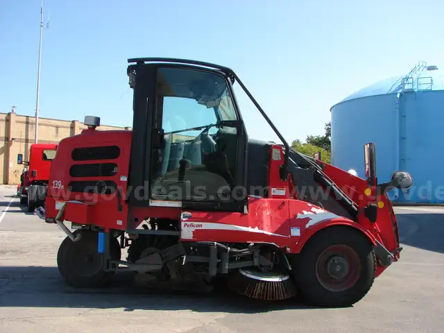 2012 Elgin Pelican street sweeper