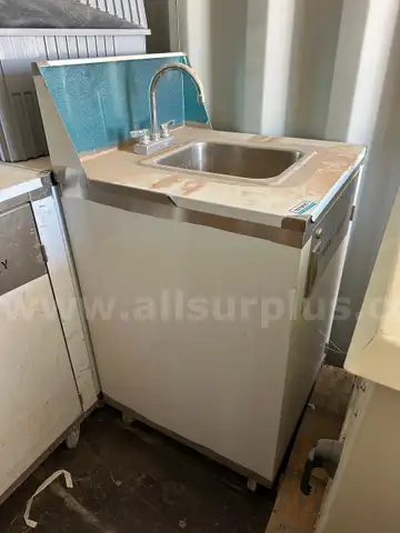 Hand Wash, Eye Wash Station, Mobile, Crown Verity, Qty 1