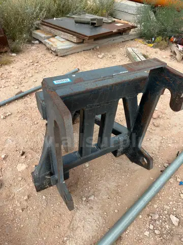 Construction Attachmetns, Fork, Bucket, Qty 2