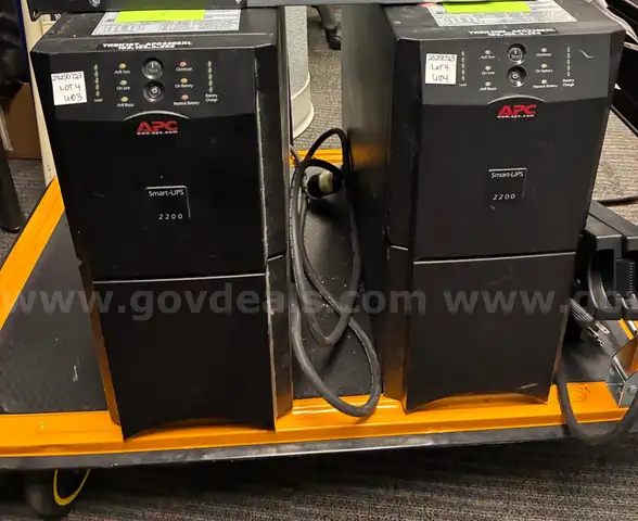 4x APC SmartUPS