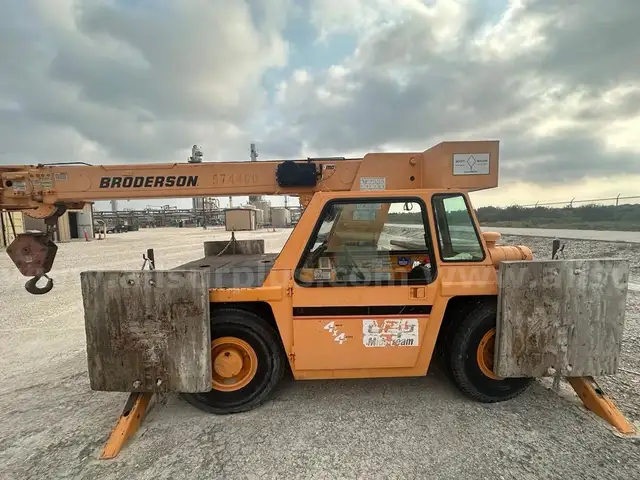 Crane, Broderson, Model IC-80-3G, Qty 1