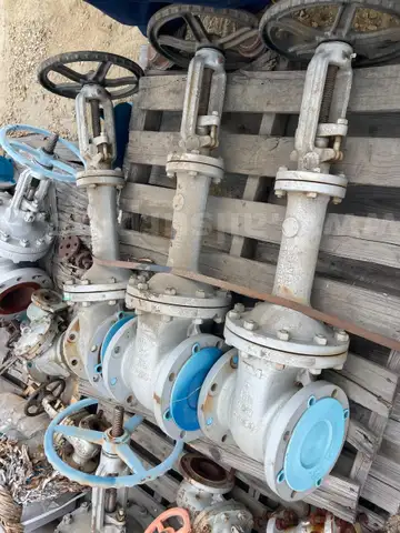 Valves, Various Types &#x26; Sizes, Approximate Qty 88