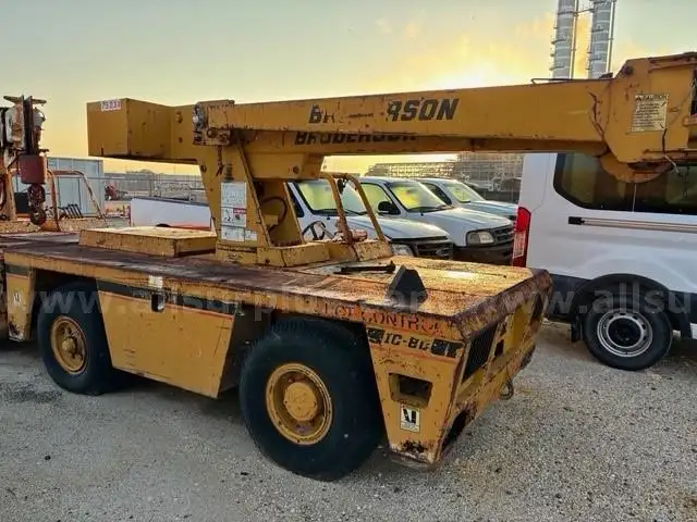 Broderson IC-80 Crane