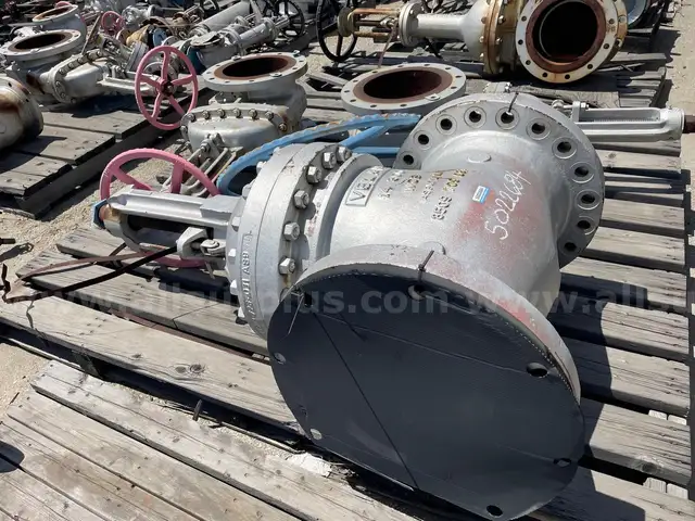 Valves, Various Types & Sizes & Fittings,1 Lot