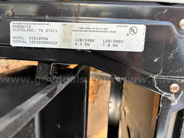 Hardwick 4 burner white oven