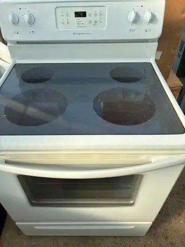 Frigidaire 4 burner white oven