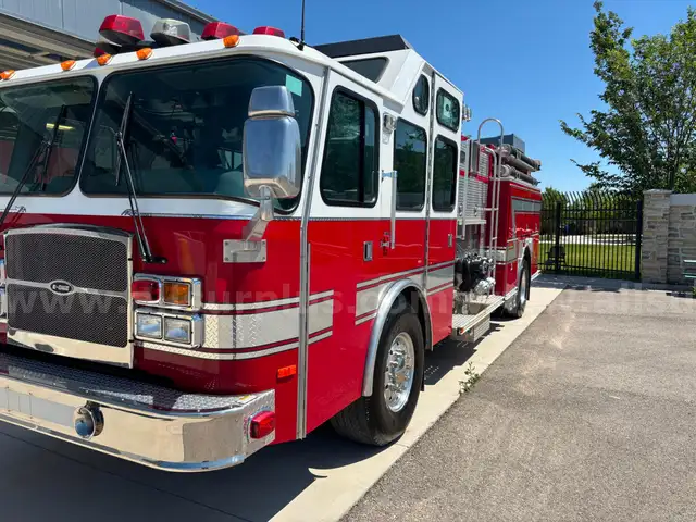 2005 E-One Cyclone Industrial Fire Truck