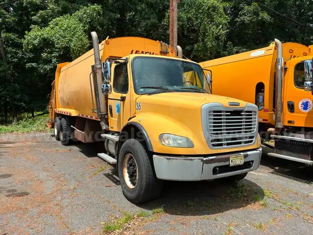 2006 Freightliner M2 112 Garbage Truck w/Leach Packer
