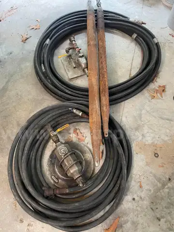 Thumper, Missile, hoses, oilers Ditch Witch, Vermeer