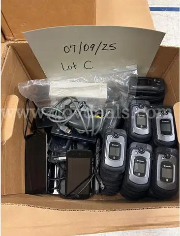 Used Kyocera Flip Phones Quantity Thirty-Six (36) Unlocked