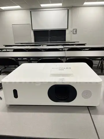 Hatachi Video Projector CP-wu5500