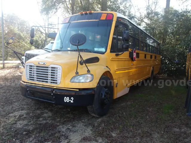 2008 Freightliner B2 Bus Chassis