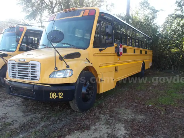 2008 Freightliner B2 Bus Chassis