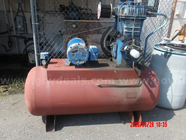 QUINCY SHOP AIR COMPRESSOR