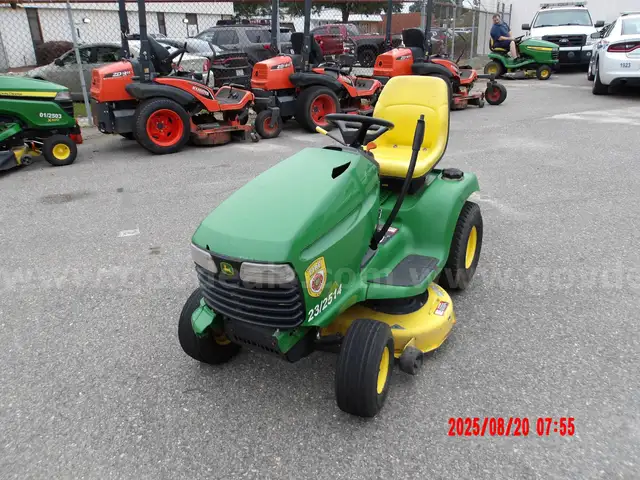 2010 John Deere lawn tractor mower