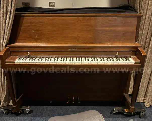 Used Hamilton Baldwin Piano. (FR)