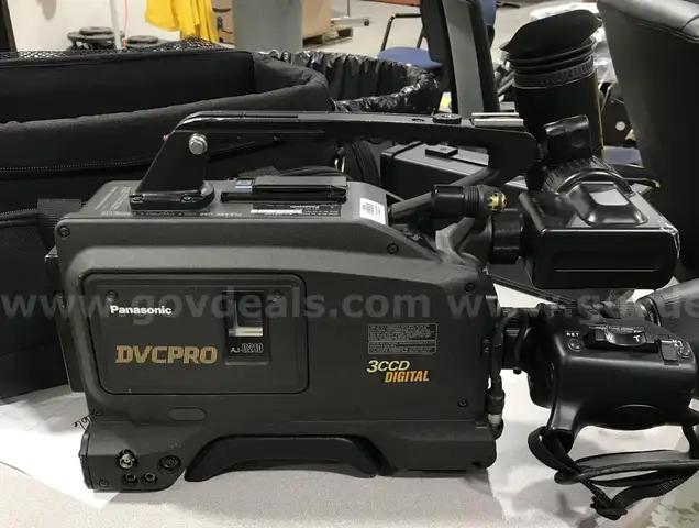 Used panasonic DVCPRO. (OP)