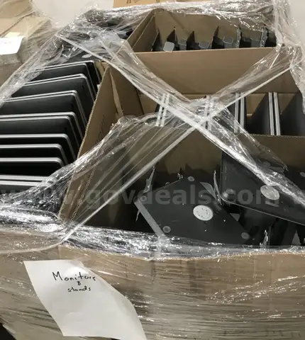 Pallet of Dell monitors and stands. (OP)