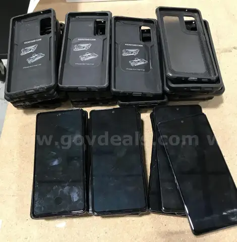 12 used Samsung 20 phones.