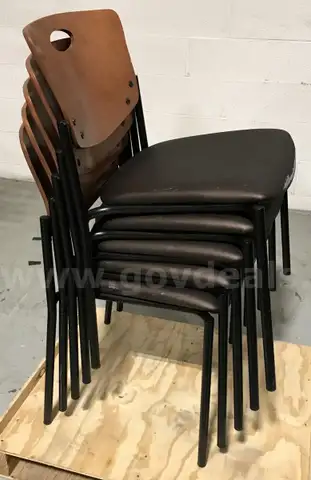 5 used stackable lobby chairs. (OP)