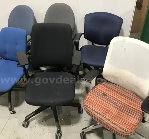 6 used office rolling chairs. (OP)