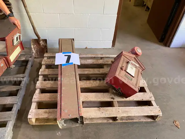 Gamewell Equipment - Rectangular Pedestal, Box 323