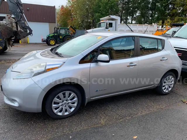 2016 Nissan LEAF