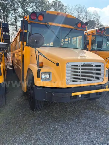 2005 Freightliner Bus