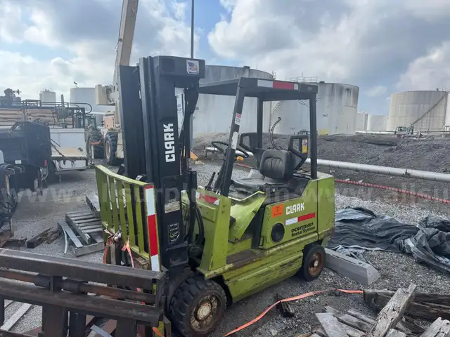 Forklift, Clark GCS-27MC, 4450#, Propane, Qty 1