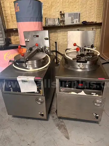 BKI FKM-F 75 lb Electric Pressure Chicken Fryer - 208v/3ph