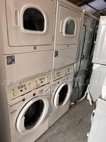 Speed Queen LTEE5ASP173TW01 Commercial Stack Washer-Dryer Combo 60Hz