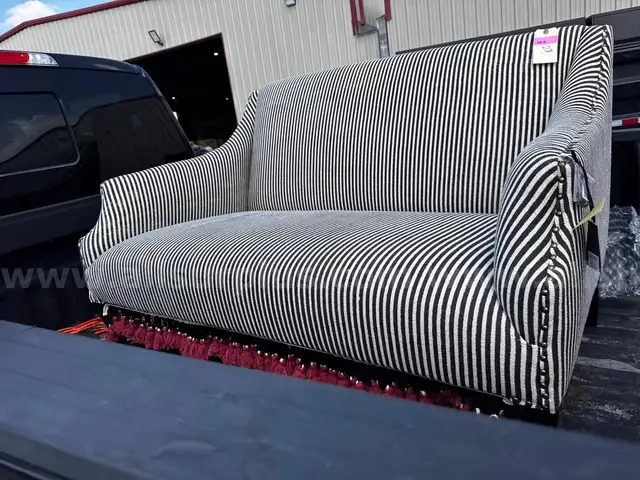 STAGING COMPANY BUSINESS CLOSE OUT SURPLUS