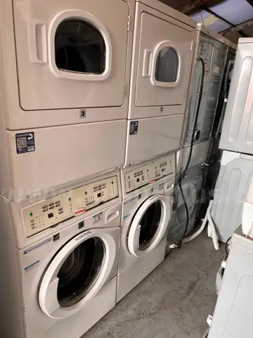 Speed Queen LTEE5ASP173TW01 Commercial Stack Washer-Dryer Combo 60Hz
