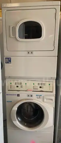 Speed Queen LTEE5ASP173TW01 Commercial Stack Washer-Dryer Combo 60Hz