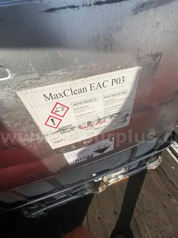 275 GALLON IBC TANK MAXCLEAN EAC PO3-Premium Non-chlorinated Alkaline Former Cleaner