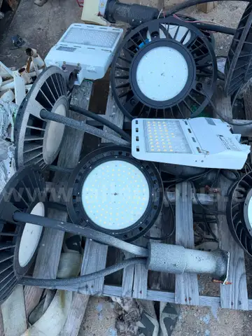 (2) pallets Various  LED high bay lights and outdoor lighting