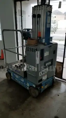SCISSOR LIFT Genie GR-20 self-propelled one-person lift,
