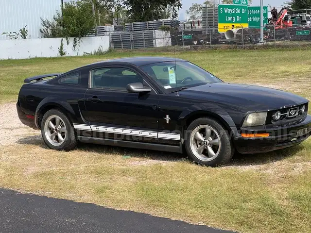 2006 Ford mustang Coupe 2D