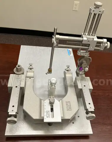 Dual Small Animal Stereotaxic Frame - Model 902 - David Kopf Instruments