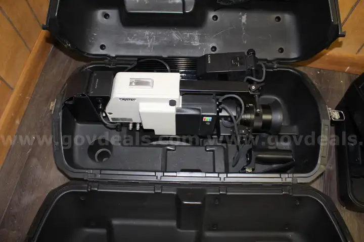 Sony DXC-1800 Color Video Camera