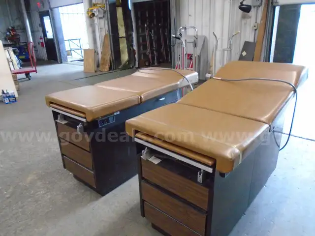 MIDMARK 100 fixed height examining tables (quantity 2)