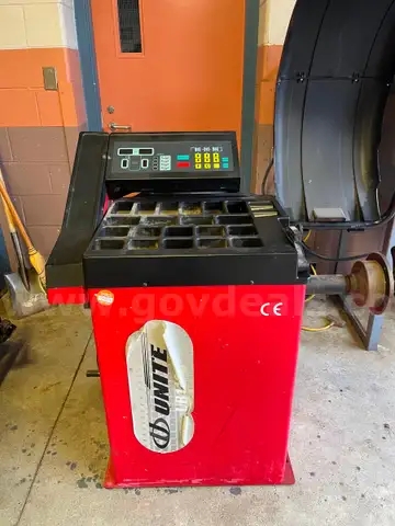 Unite UB110 Wheel Balancer