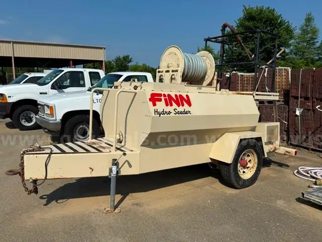 1990 600 gallon Finn Hydroseeder