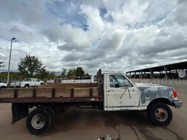 1989 Ford F-450 SD