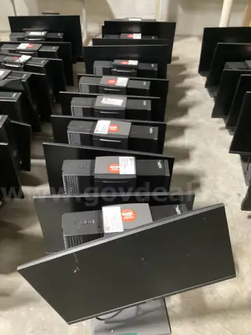 Lot of 10 Dell Precision 3430 w/ Monitor and Stand