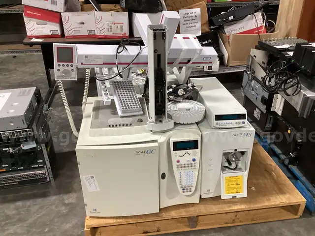 Lot of Laboratory Equipment