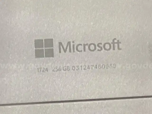Microsoft Surface Pro 7+